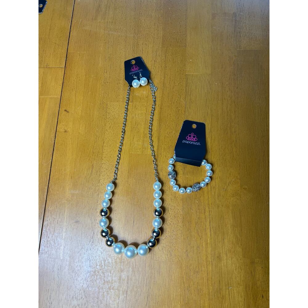 NWT Paparazzi Silver and White Necklace earrings and Bracelet Set